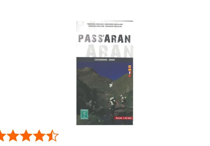 Mapa de senderismo "Pass'aran" para la travesía circular Couserans-Aran. Dos excursionistas se preparan para superar etapas en un paisaje montañoso junto a un lago.