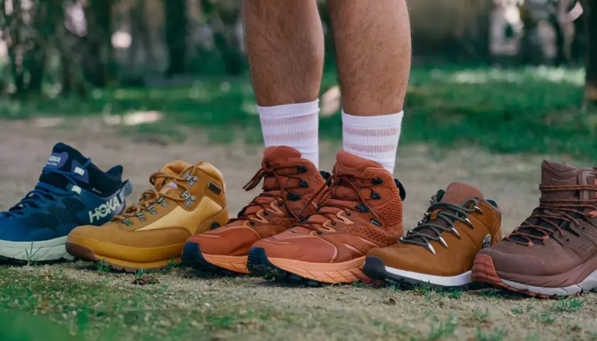 Botas de montaña de varias marcas españolas, listas para la aventura.