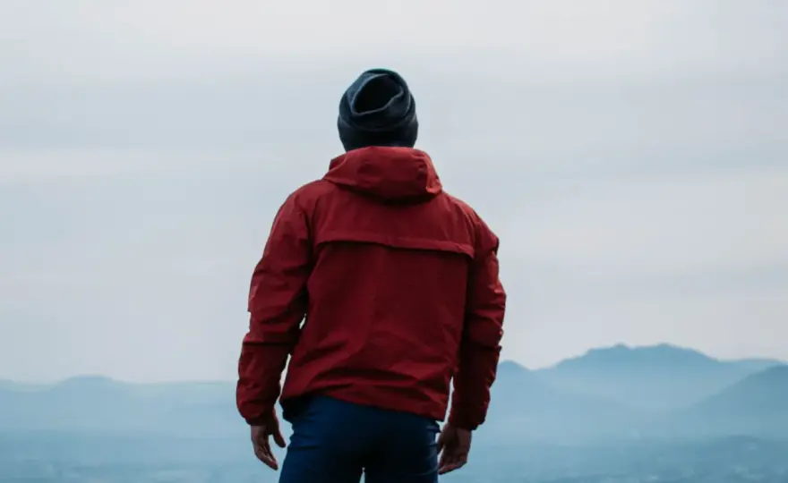PrimaLoft vs Gore-Tex - ¿Cuál elegir para la montaña?