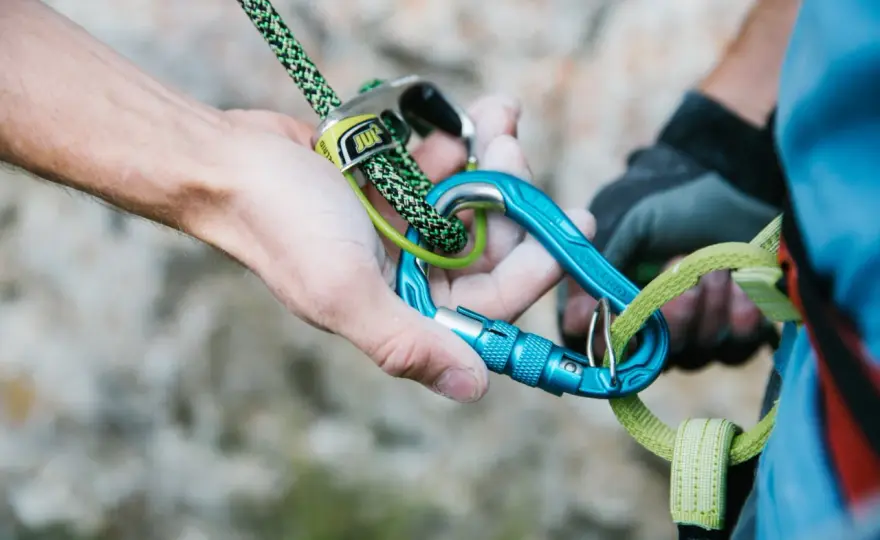Mosquetones de escalada - ¿Cuál elegir y por qué?