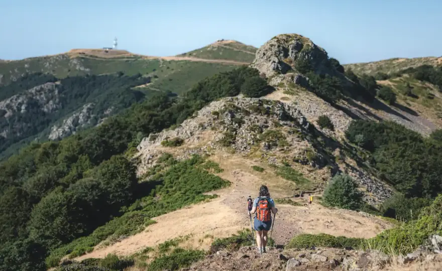 AllTrails vs Wikiloc - ¿Cuál elegir para tus rutas?