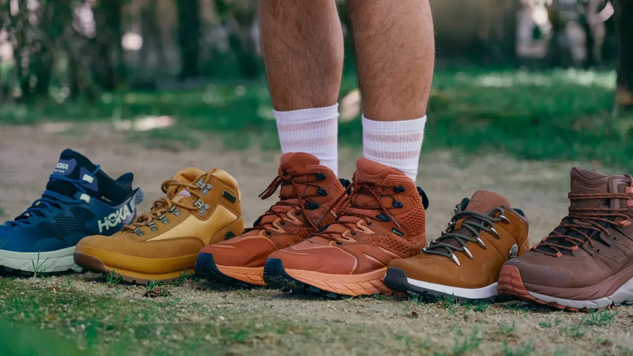 Botas de montaña de varias marcas españolas, listas para la aventura.